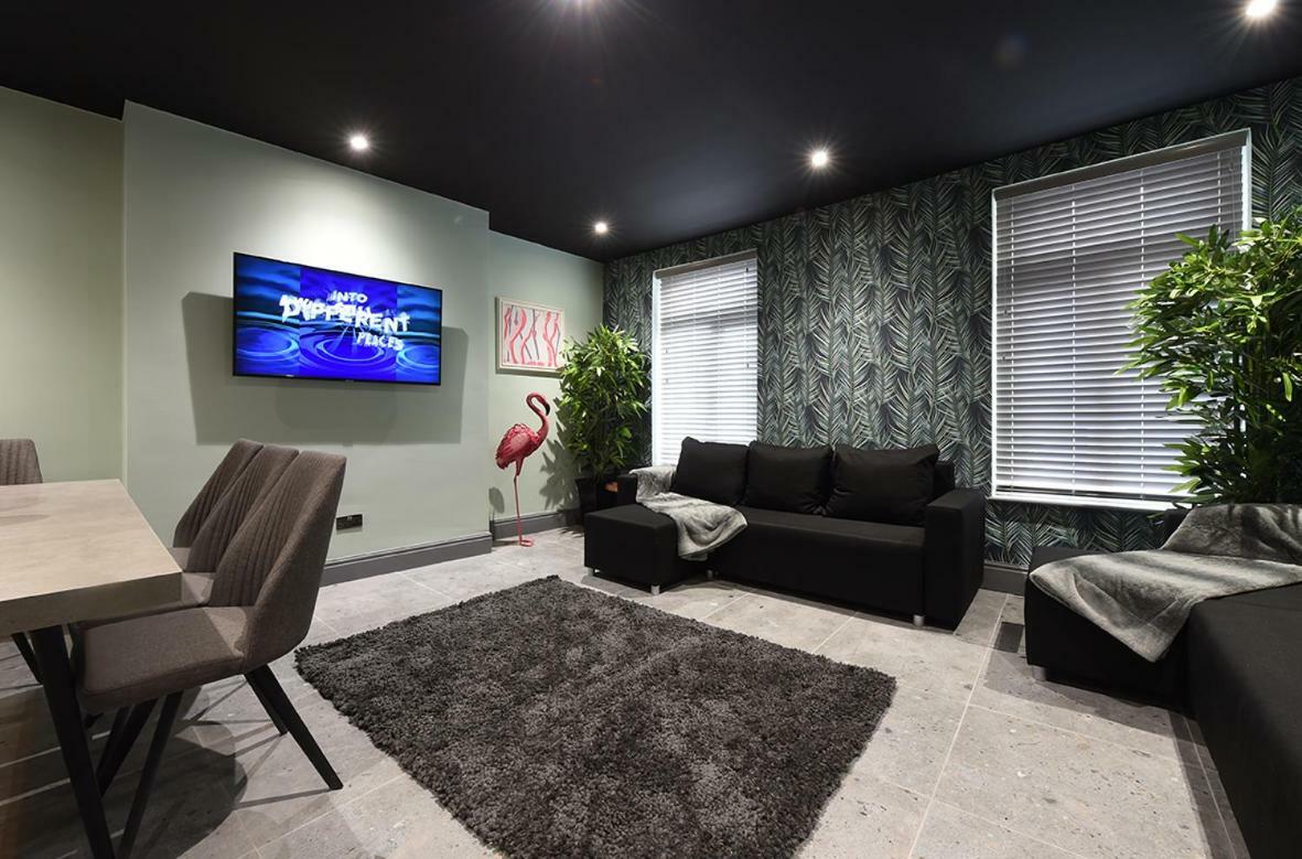La Jungle Du Swan Apartment Manchester Ngoại thất bức ảnh