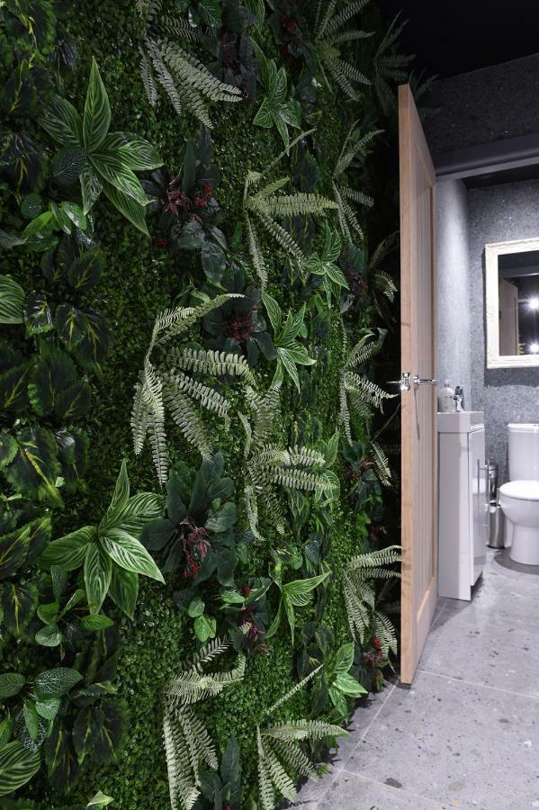La Jungle Du Swan Apartment Manchester Ngoại thất bức ảnh